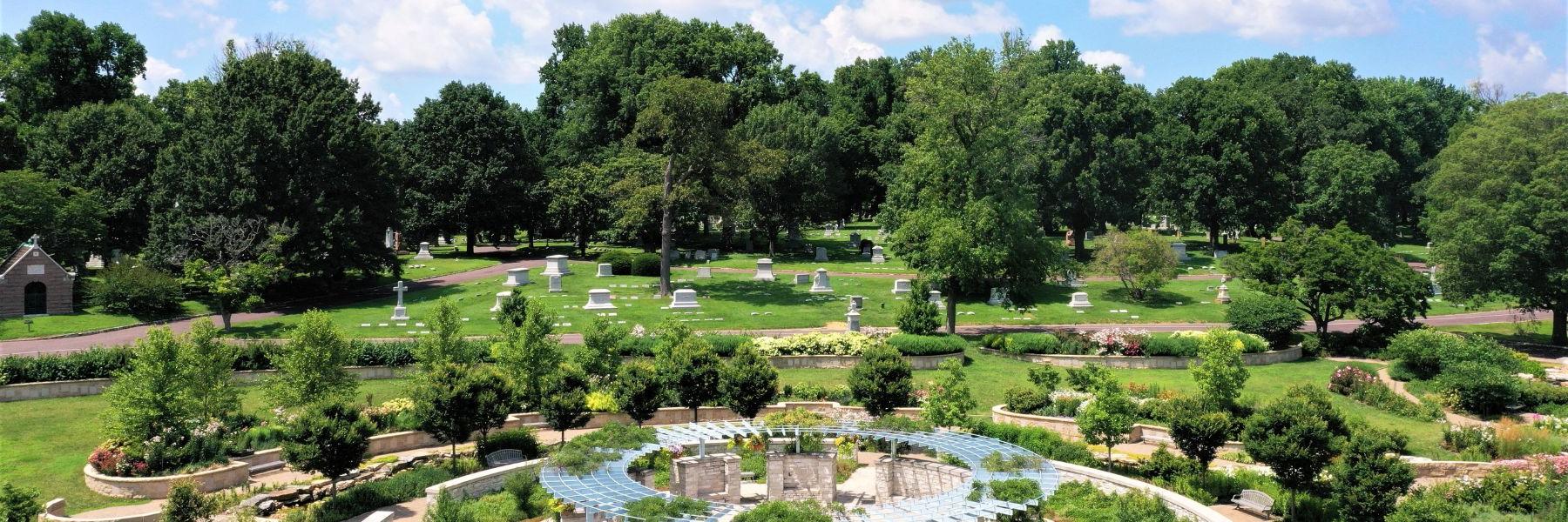 贝尔方丹公墓和植物园在2022世界杯投注斯是个散步的好地方.
