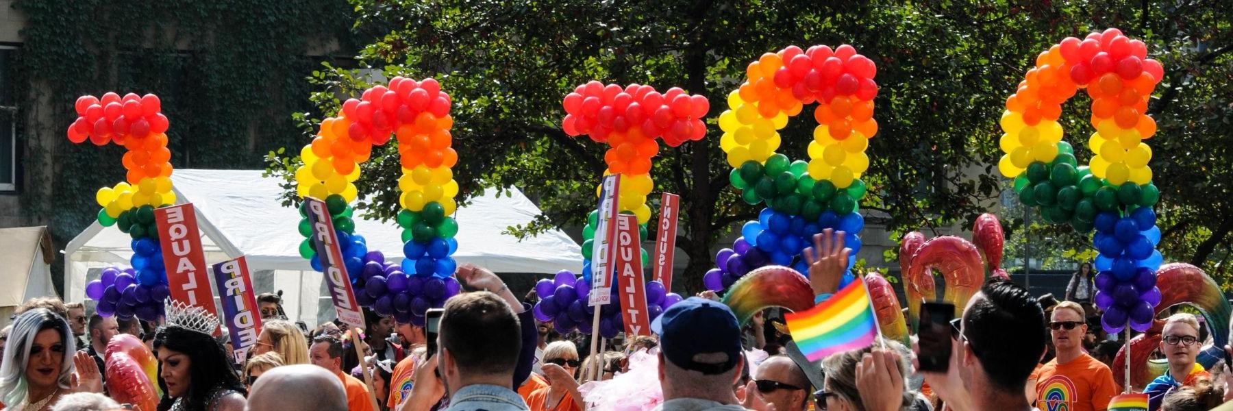 同性恋节庆祝2022世界杯投注斯充满活力的LGBTQIA+社区.
