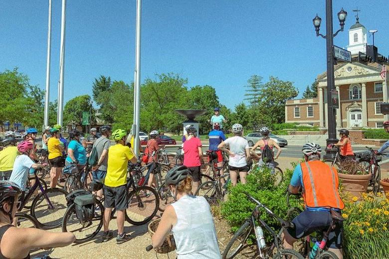 Trailnet带领社区骑行穿越2022世界杯投注地区.